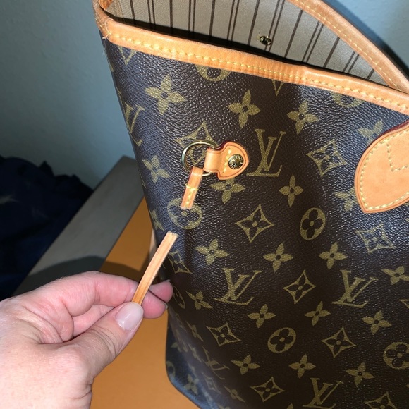Authentic Louis Vuitton Neverfull GM - Picture 5 of 16